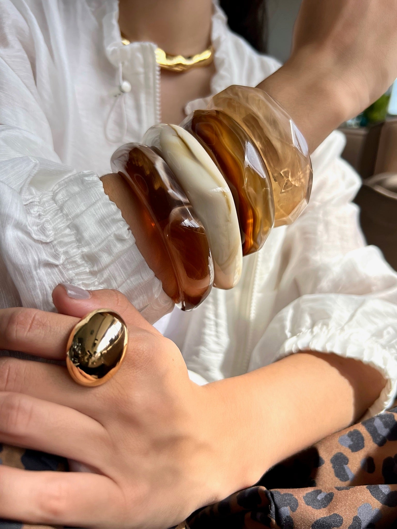 Bracelete Acrílico Quadrado Camel