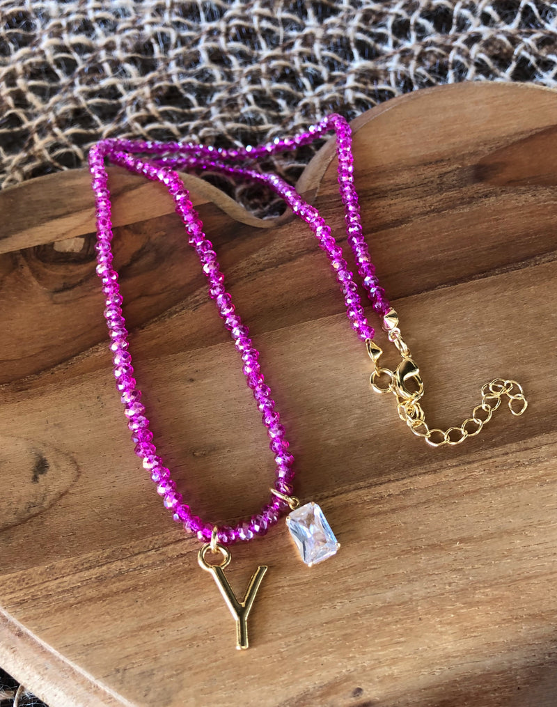 Colar De Cristais Lapidados Cor Pink Personalizado Letra Média Com Baguete Zircônia
