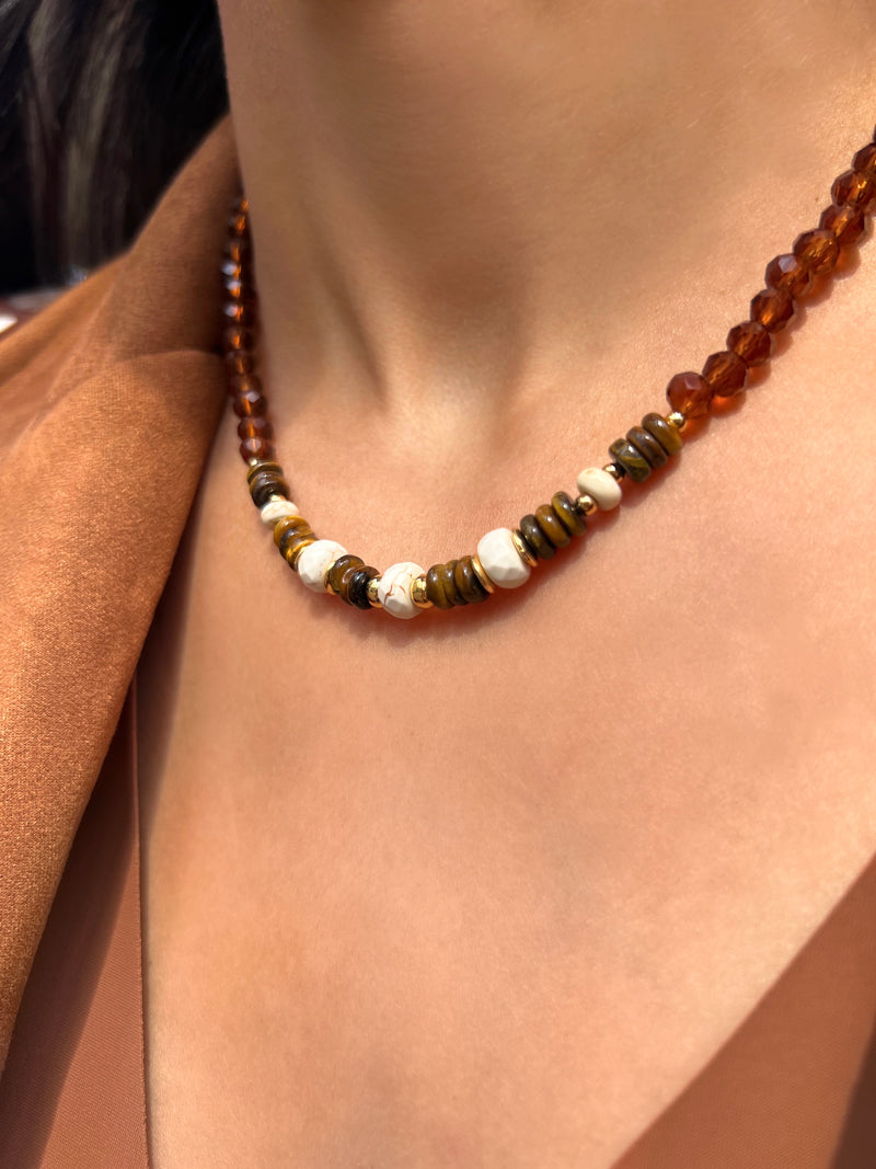 Colar Cristais Marrom Escuro E Pedras Naturais Olho De Tigre E Howlita 40cm