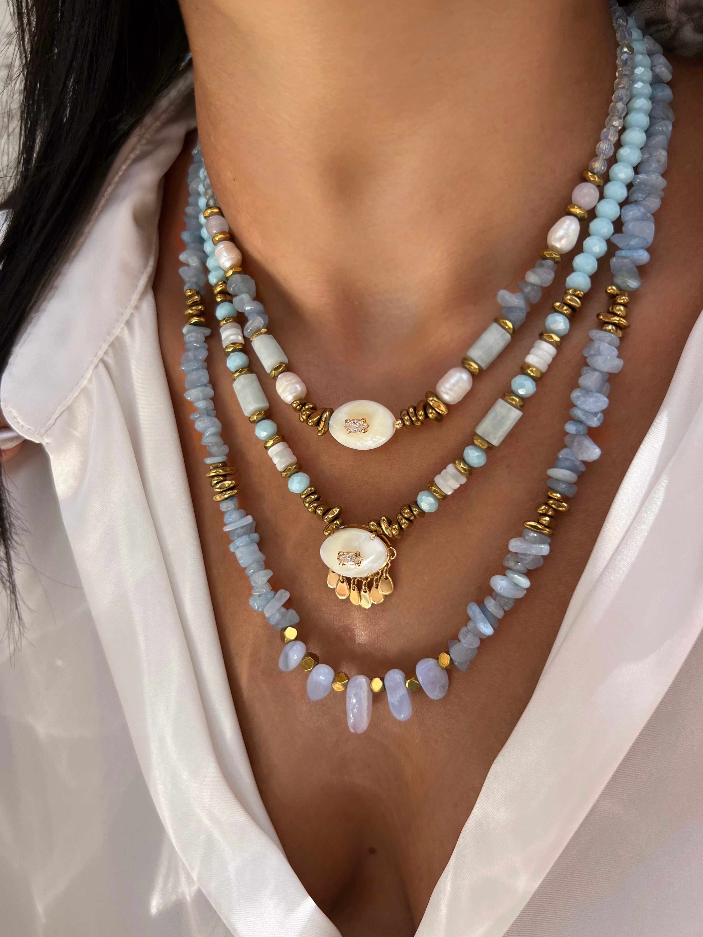 Mix De Três Colares Cascalho Jade Azul E Hematitas Douradas