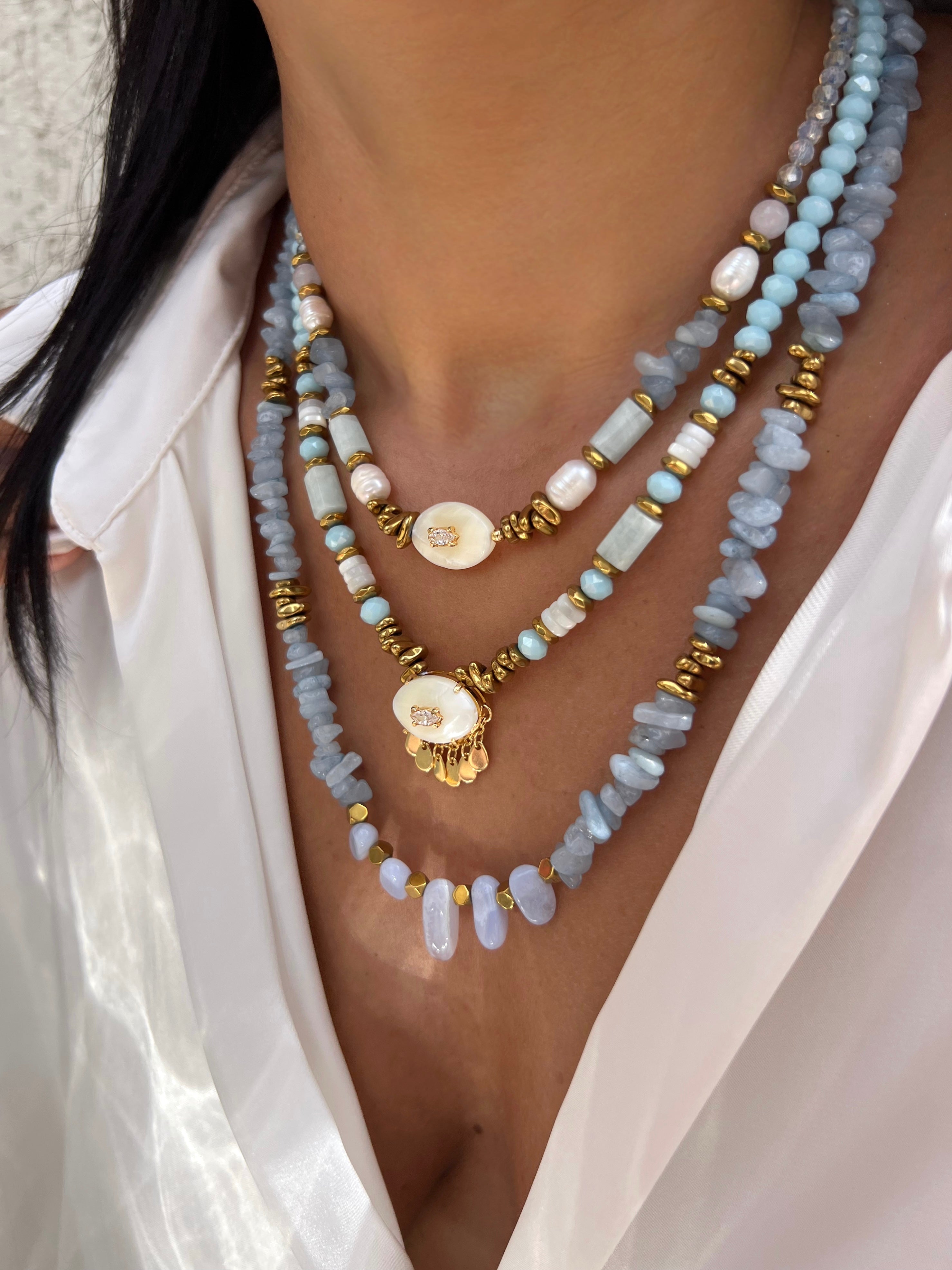 Mix De Três Colares Cascalho Jade Azul E Hematitas Douradas