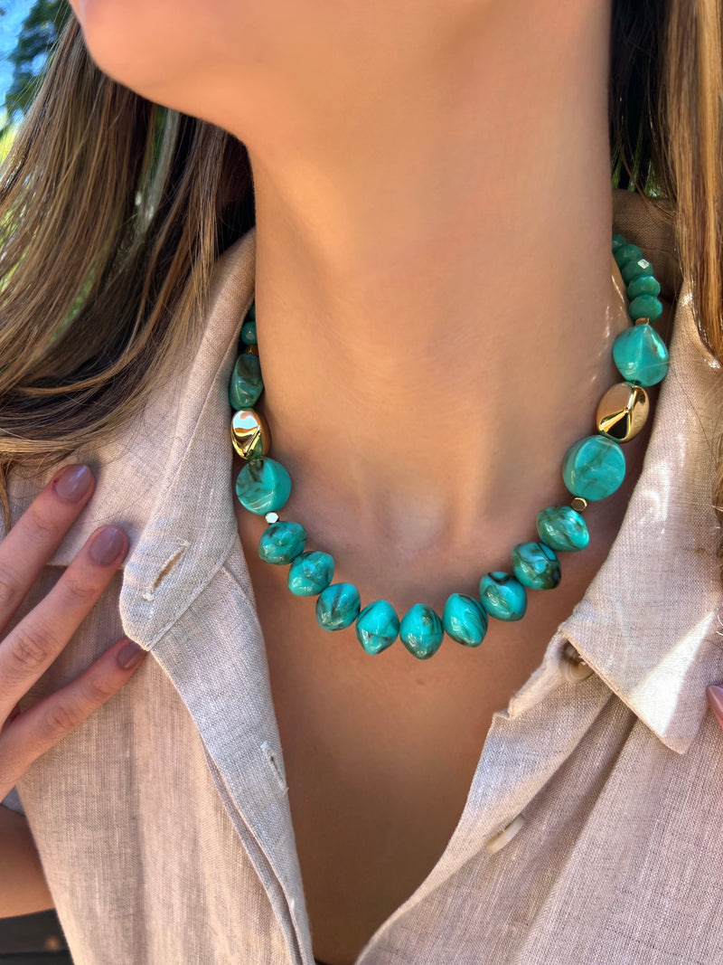 Colar Capri Pedras Acrílicas Cor Turquesa 45cm