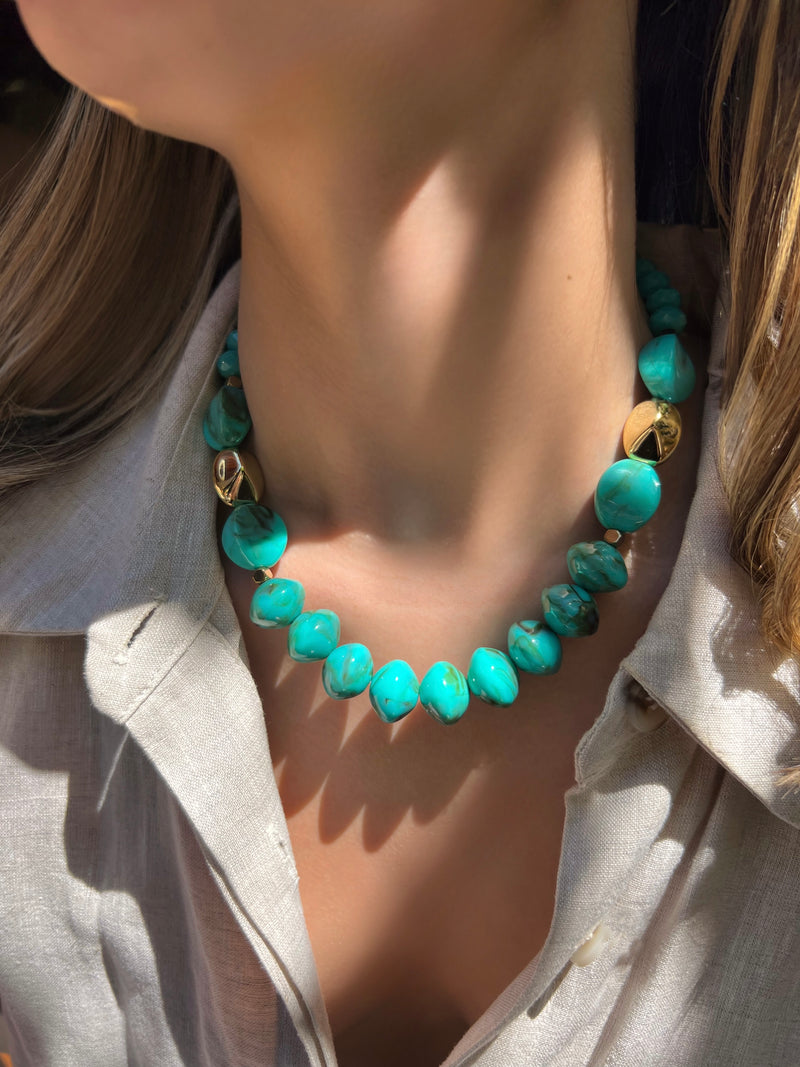 Colar Capri Pedras Acrílicas Cor Turquesa 45cm