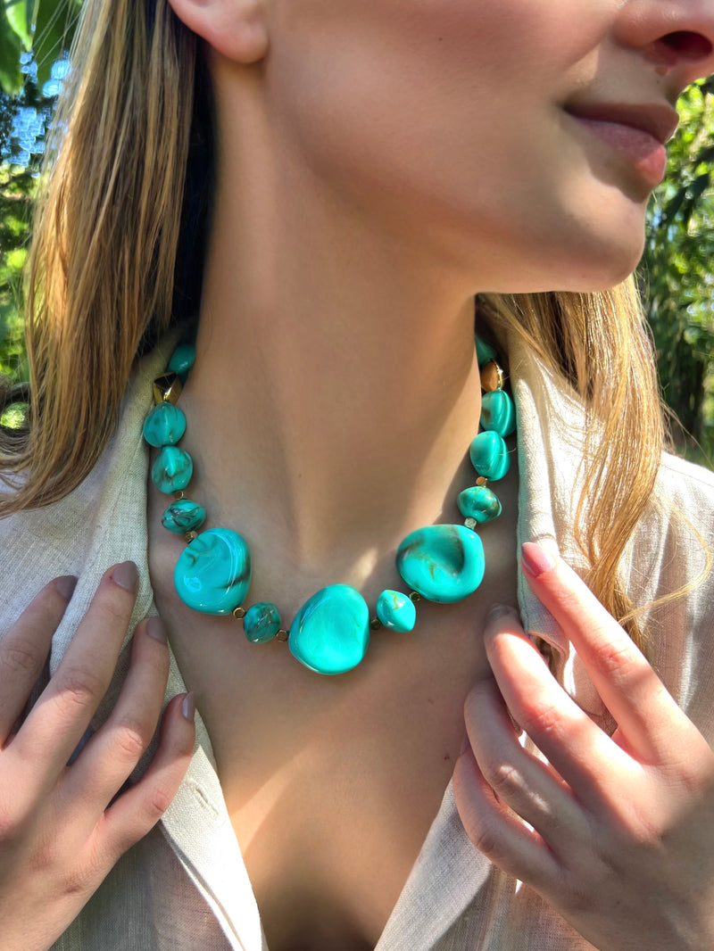 Colar Amalfi Pedras Acrílicas Cor Turquesa 45cm