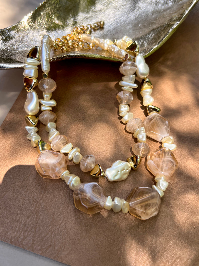 Mix De Dois Colares Capri E Amalfi Pedras Orgânicas Cor Quartzo Bege 45cm