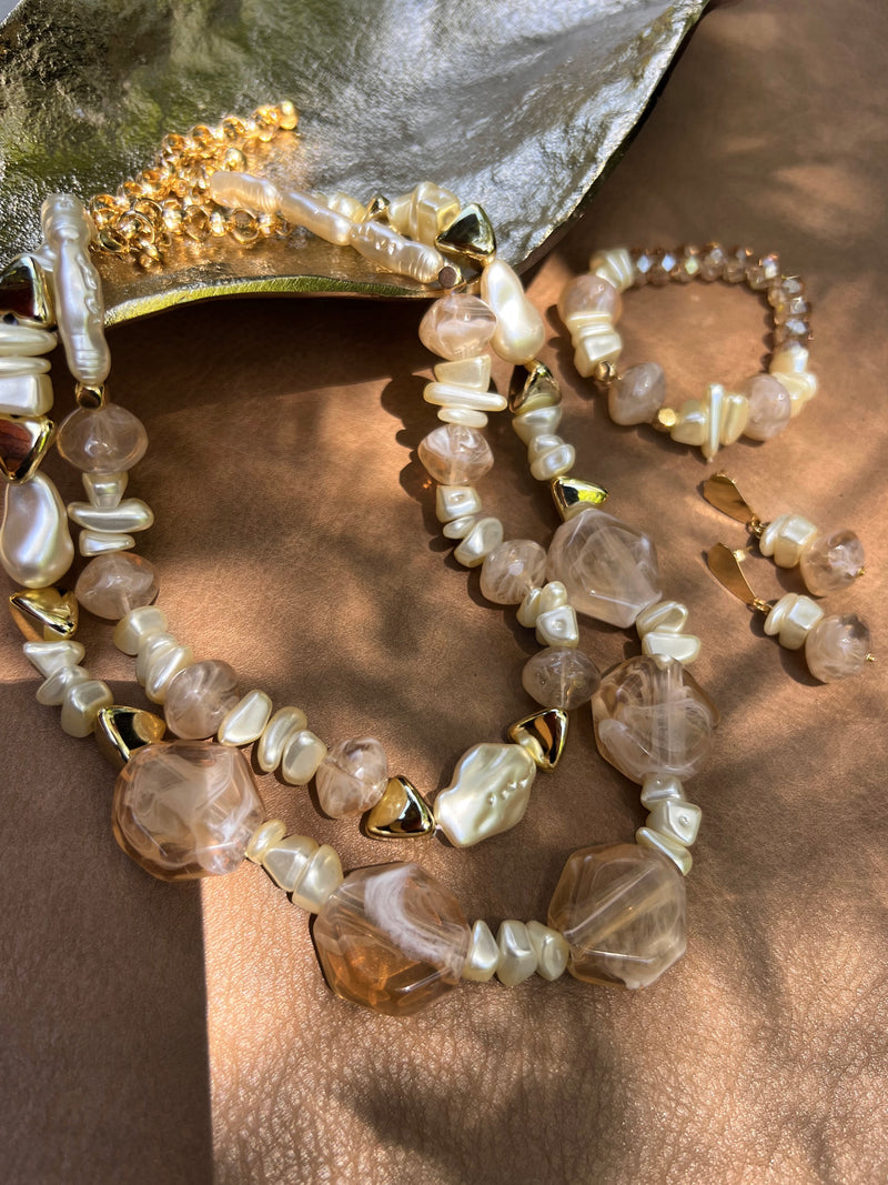 Brinco Pedras Acrílicas Quartzo Bege