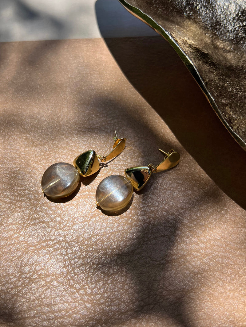 Brinco Pedras Acrílicas Cor Marrom Café