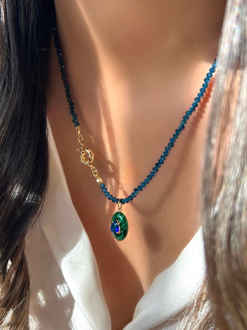 Colar Cristais Cor Montana E Pedra Malaquita