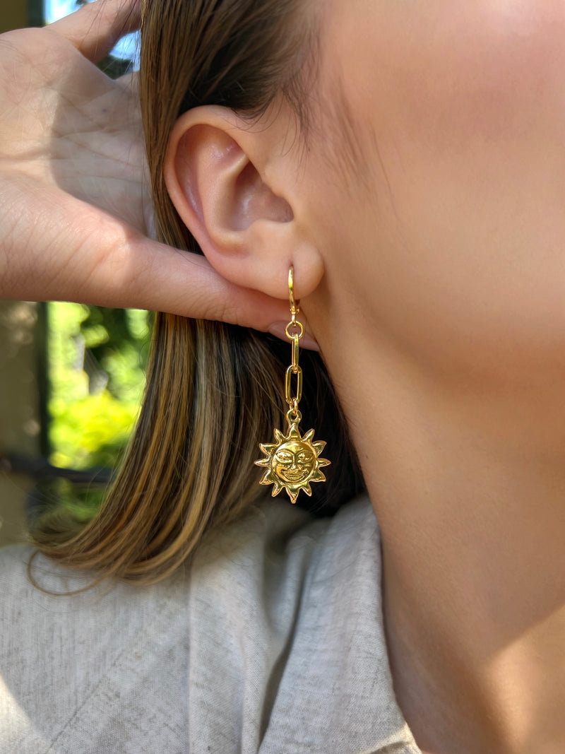 Brinco Argola Com Cartier Fina E Sol