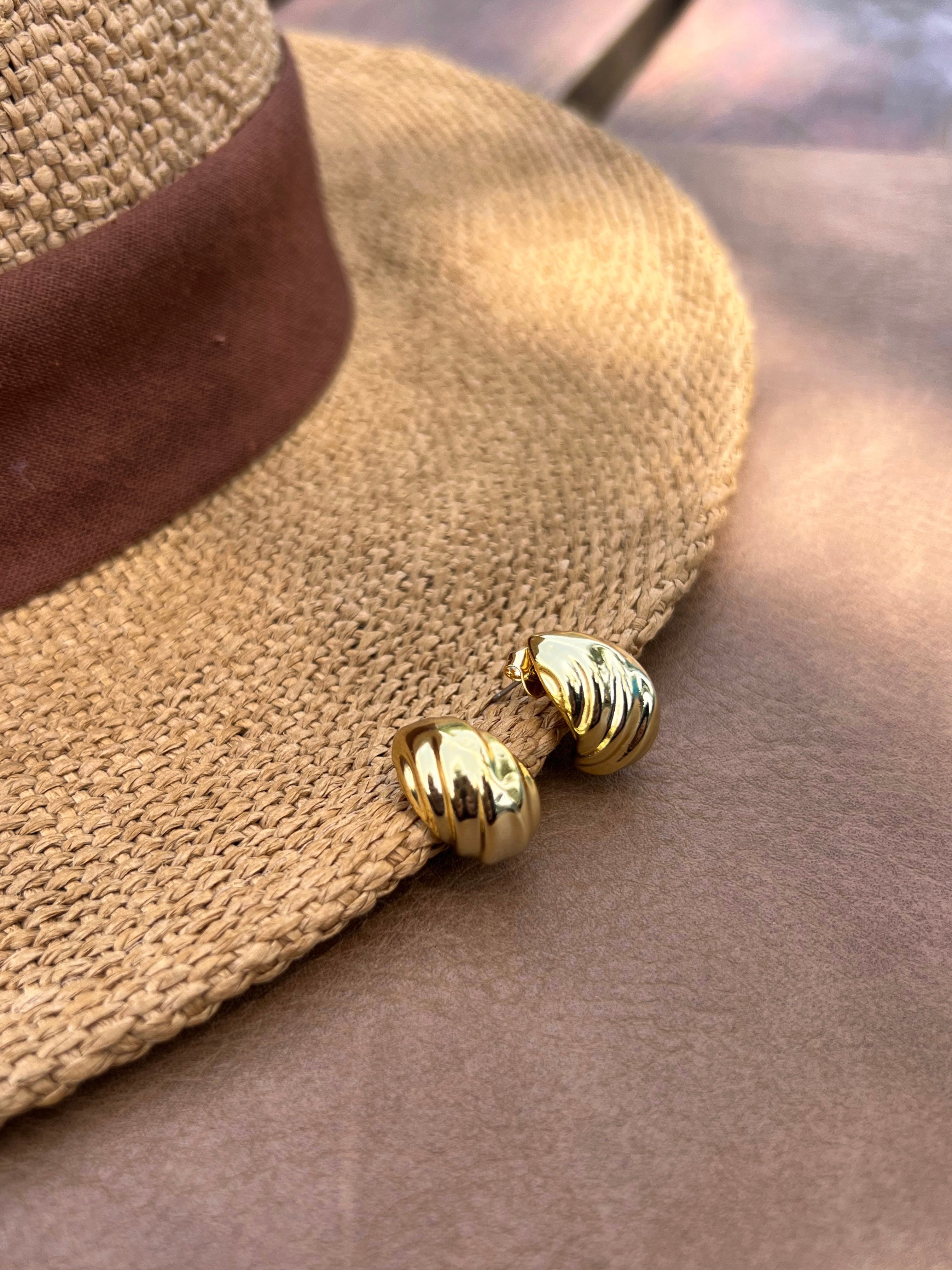 Brinco Croissant Banho Ouro 18k