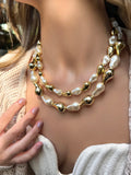 Mix De Dois Colares De Pérolas E Orgânicos Dourados Acrílicos