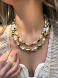 Mix De Dois Colares De Pérolas E Orgânicos Dourados Acrílicos