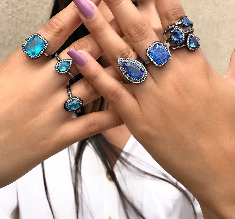 Anel Gota Pequena Craquelada Cor Azul Sky Com Micro Zircônias Brancas RN