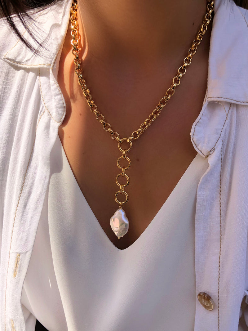 Gravata Corrente Com Pérola Barroca 42cm