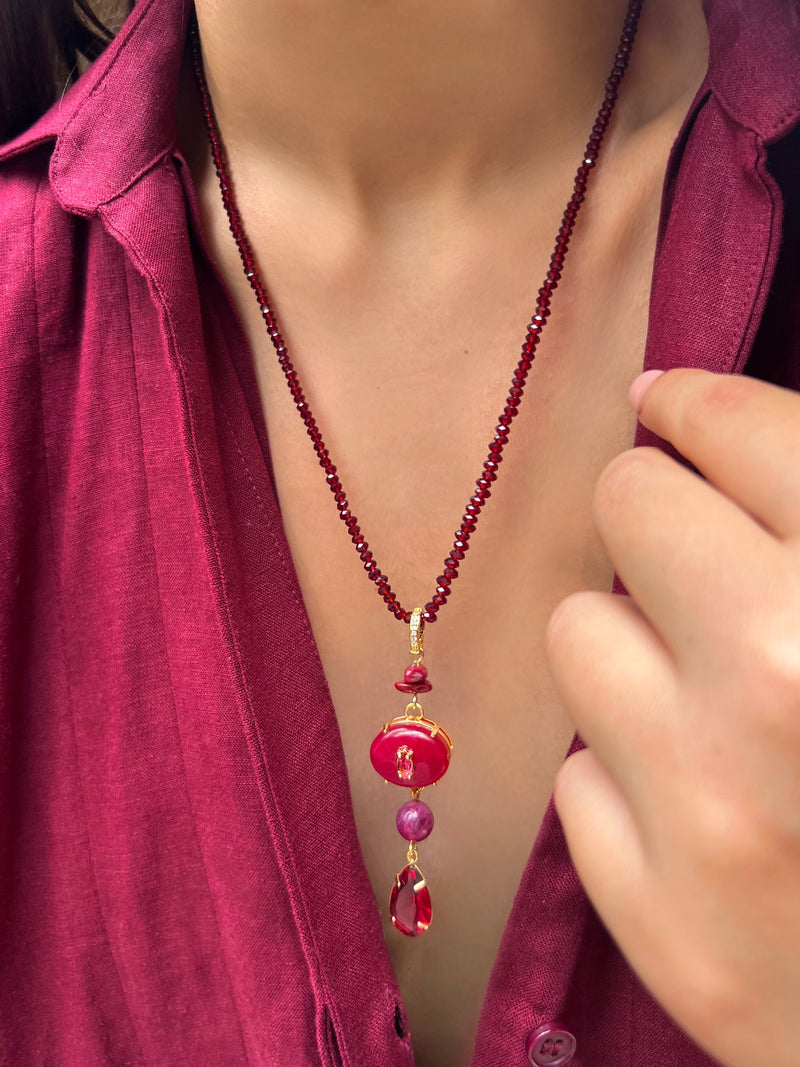 Gravata Cristais Cor Vermelho e Pedra Jade Rubi 60cm