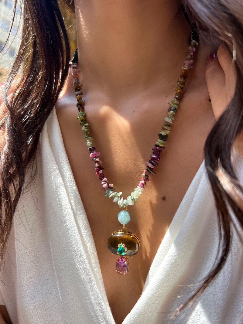 Gravata Flora Cascalhos Turmalina E Olho De Tigre 55cm