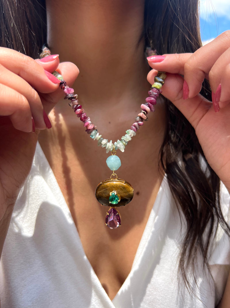 Gravata Flora Cascalhos Turmalina E Olho De Tigre 55cm