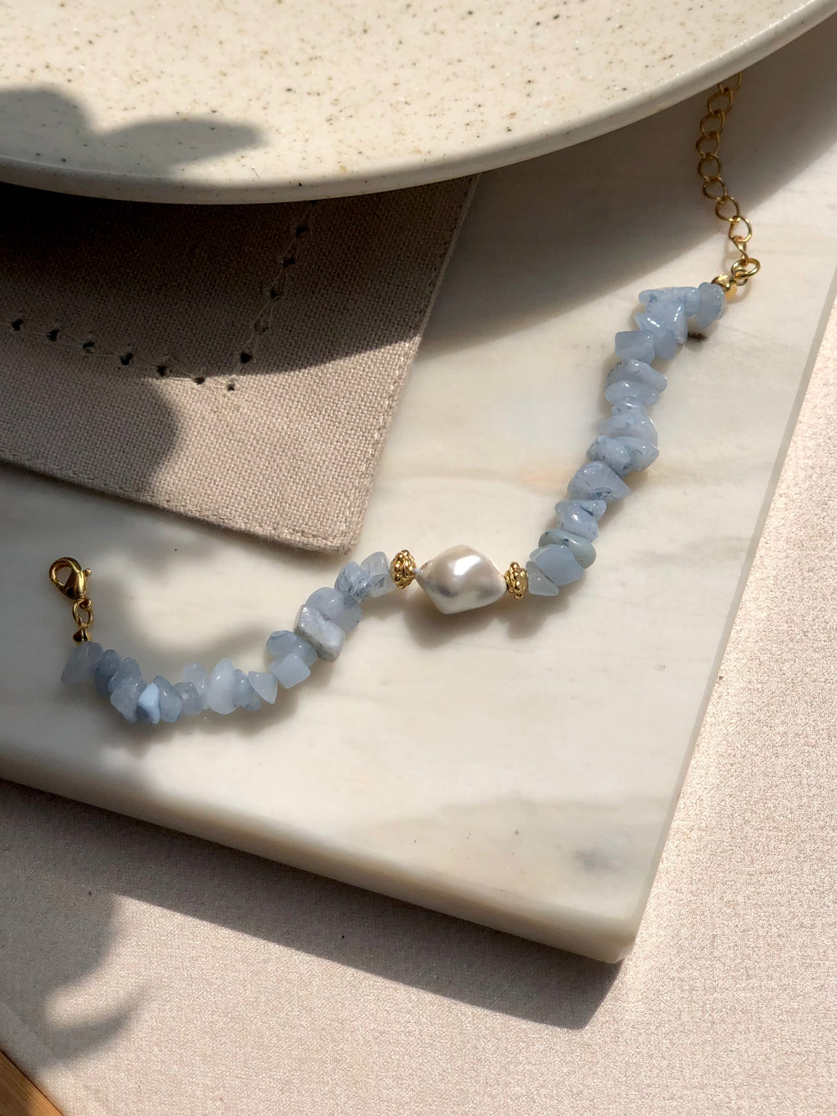 Pulseira Manuela Cascalho Jade Azul E Pérola Barroca Shell
