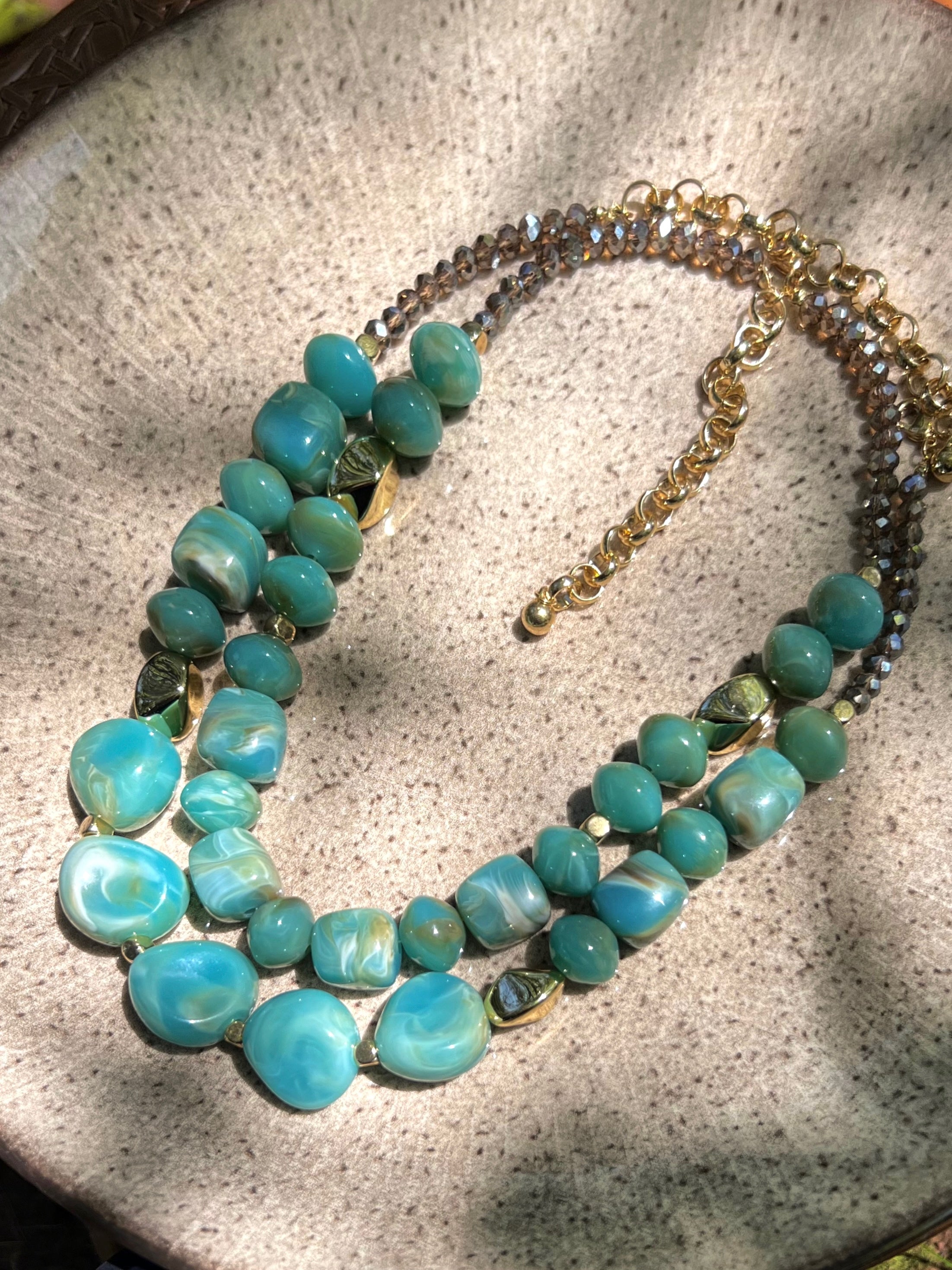 Mix De Dois Colares Capri e Amalfi Pedras Orgânicas Cor Verde Pacífico 45cm