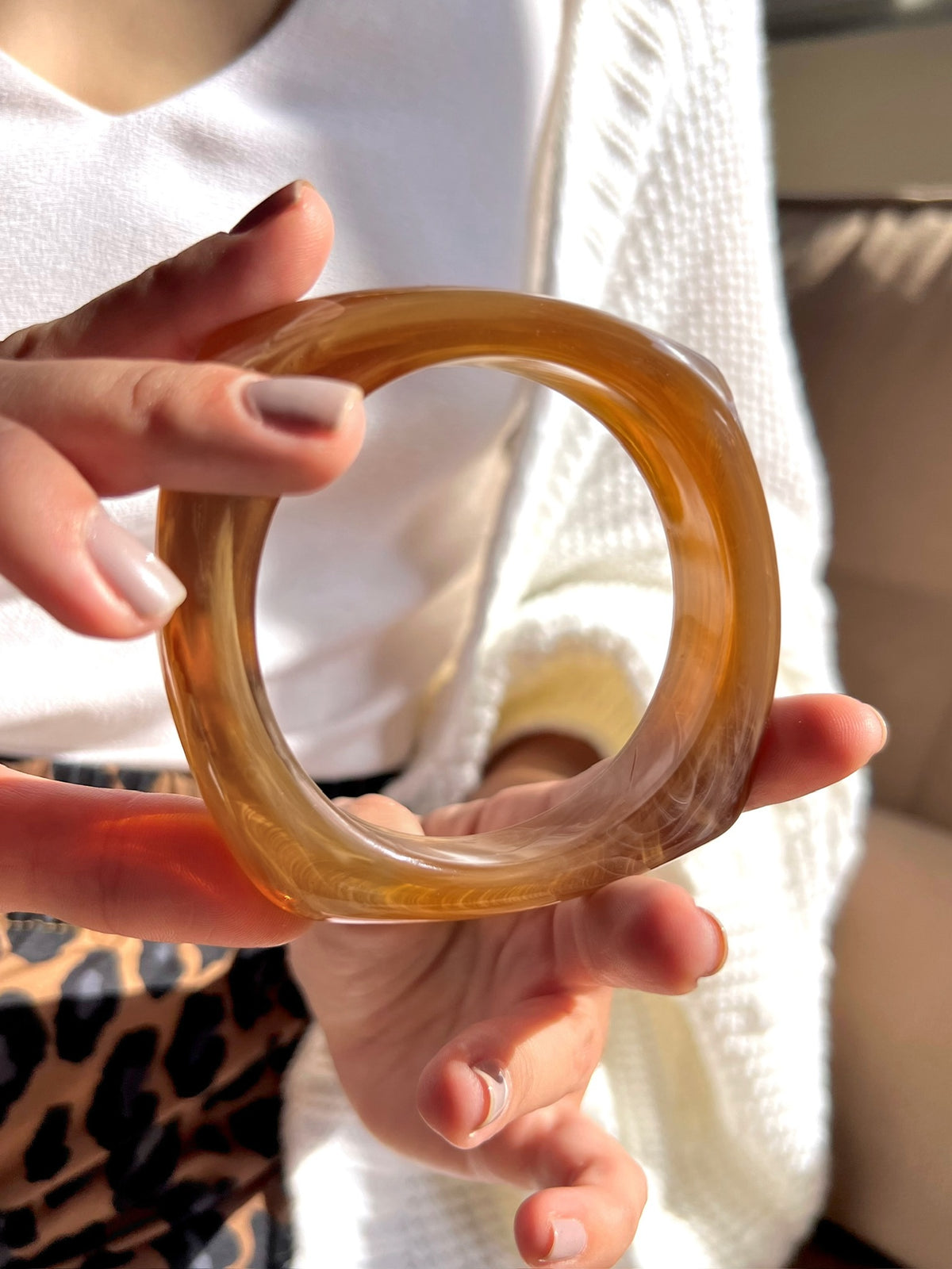 Bracelete Acrílico Quadrado Camel