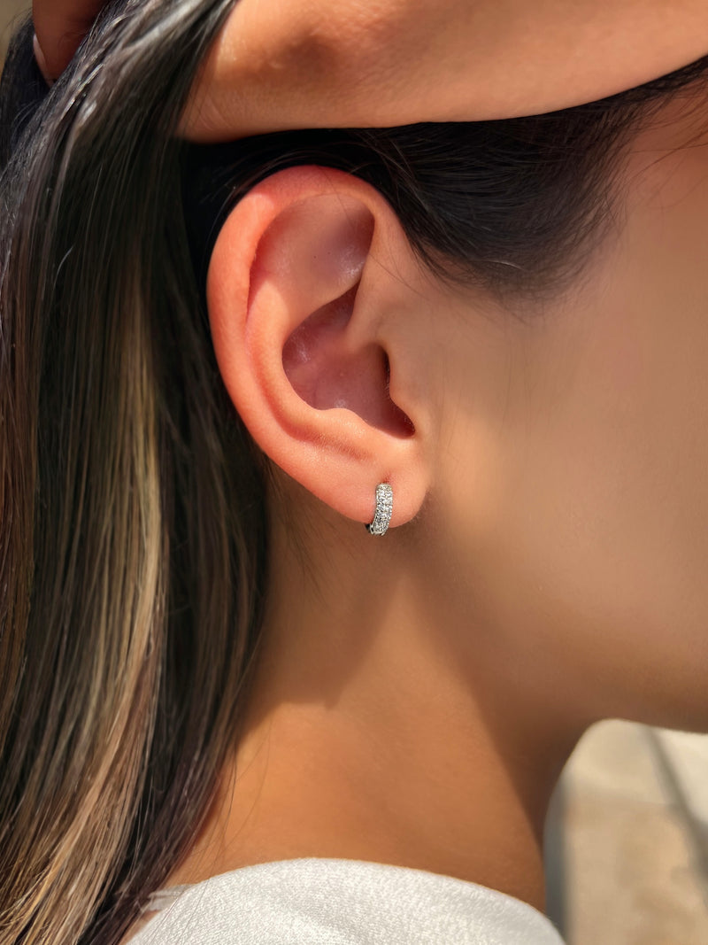 Mini Argola Cravejada Ródio Branco