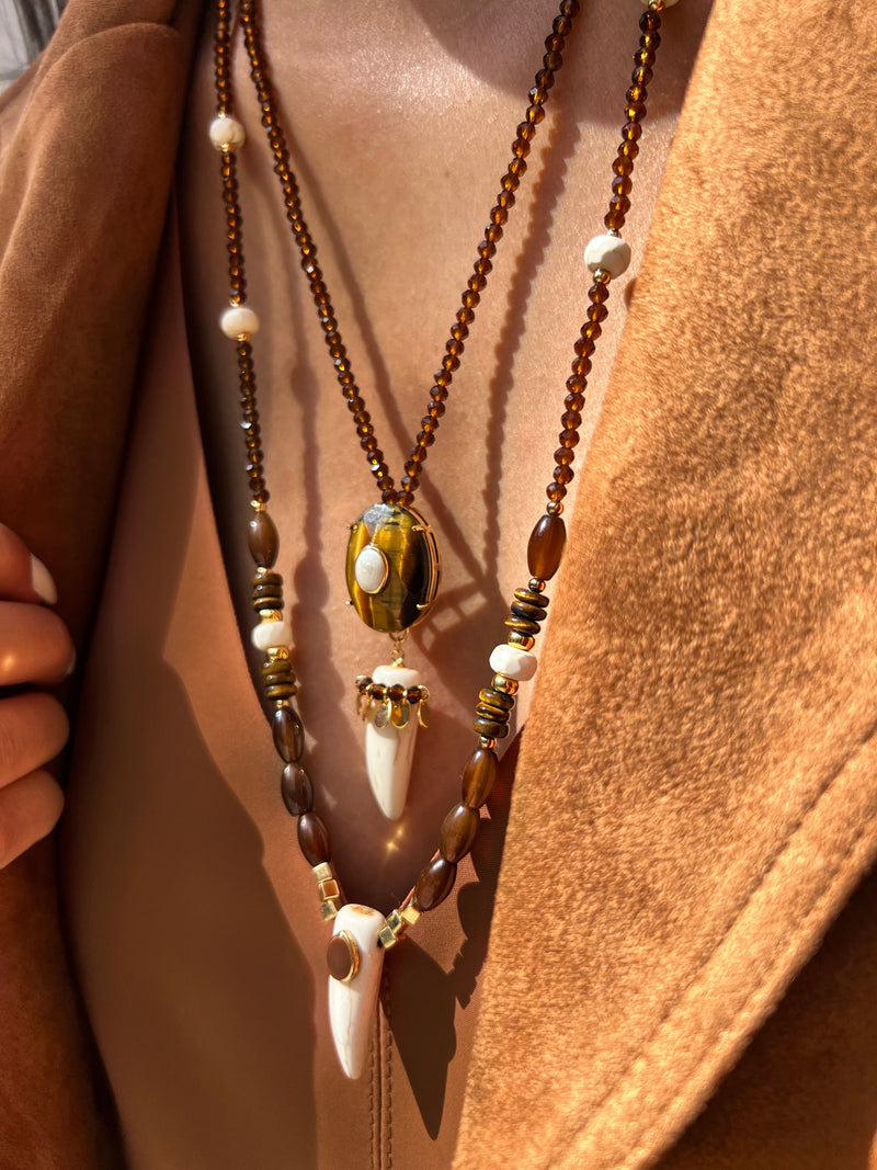 Mix De Dois Colares Pedra Natural Olho De Tigre E Dente Howlita