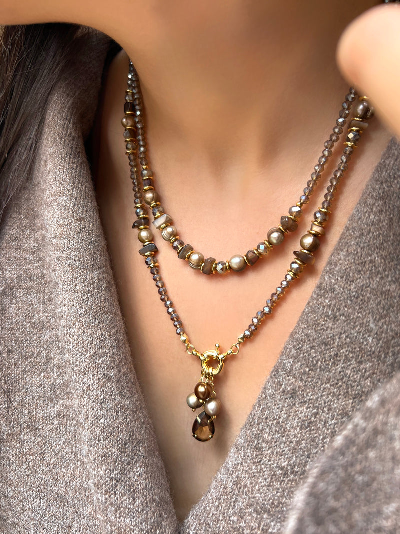 Mix De Colares Cristais Marrom Claro Com Cacho E Pérolas