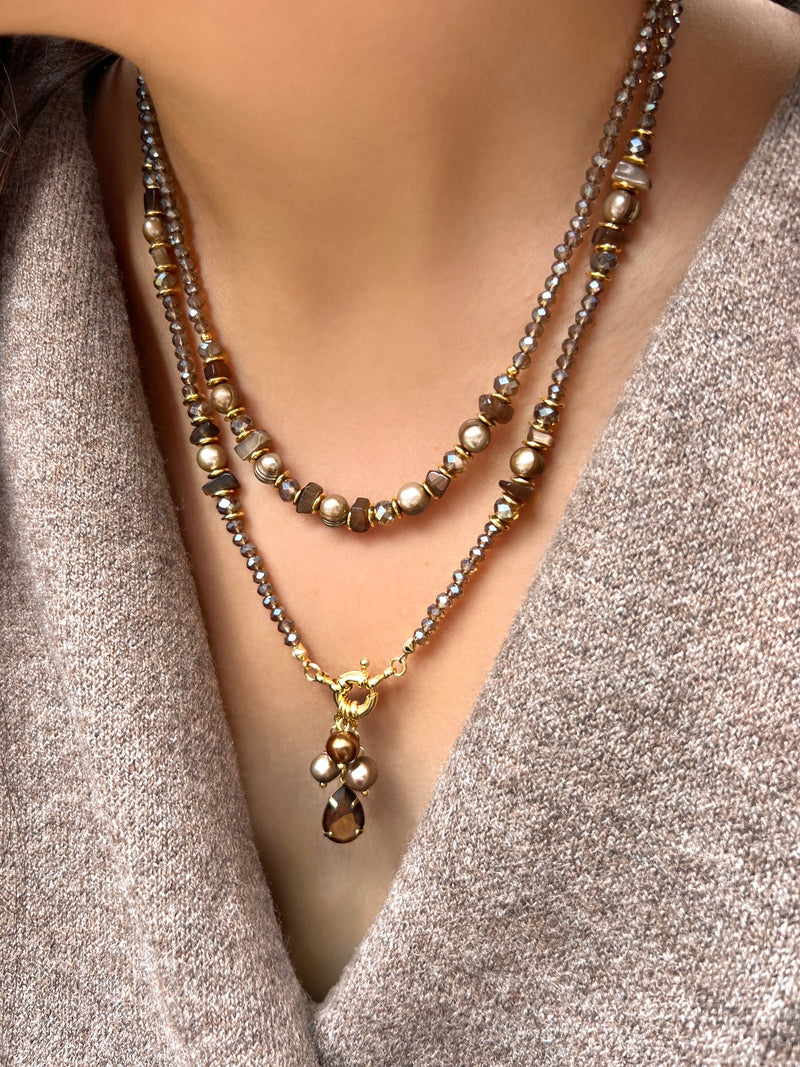 Mix De Colares Cristais Marrom Claro Com Cacho E Pérolas