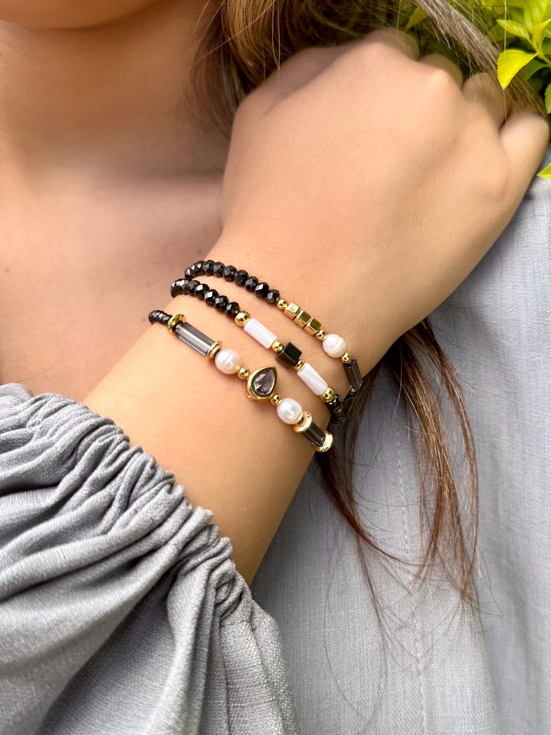 Mix De Pulseiras Carol Grafite Com Madrepérola