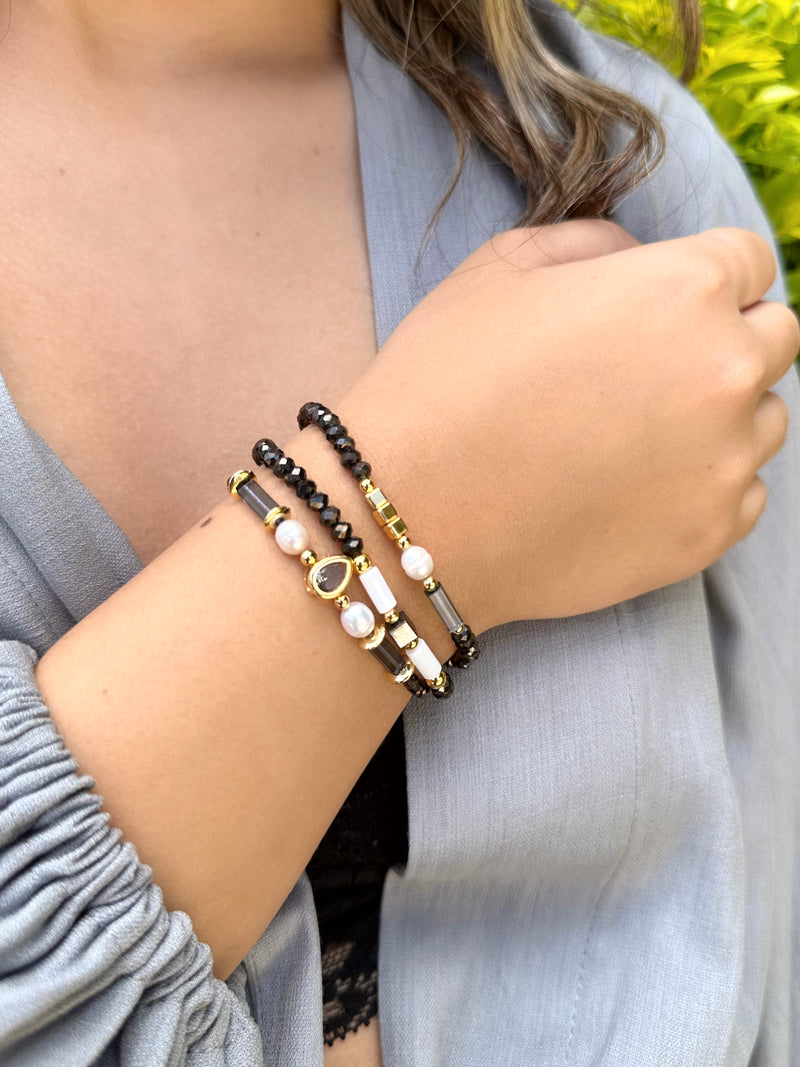 Mix De Pulseiras Carol Grafite Com Madrepérola