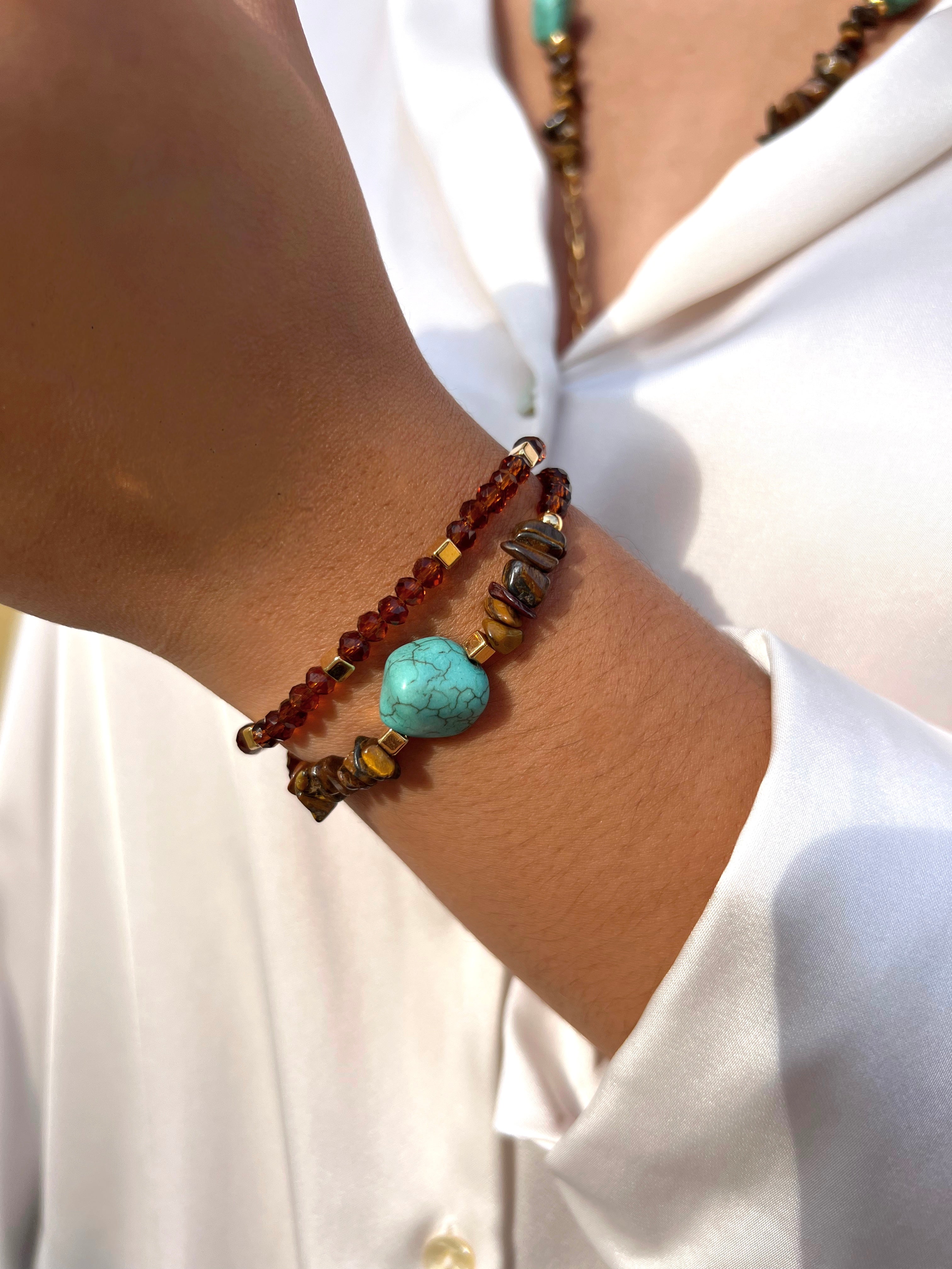 Mix De Duas Pulseiras Cristais Marrom Com Pedra Turquesa e Cascalhos Olho de Tigre