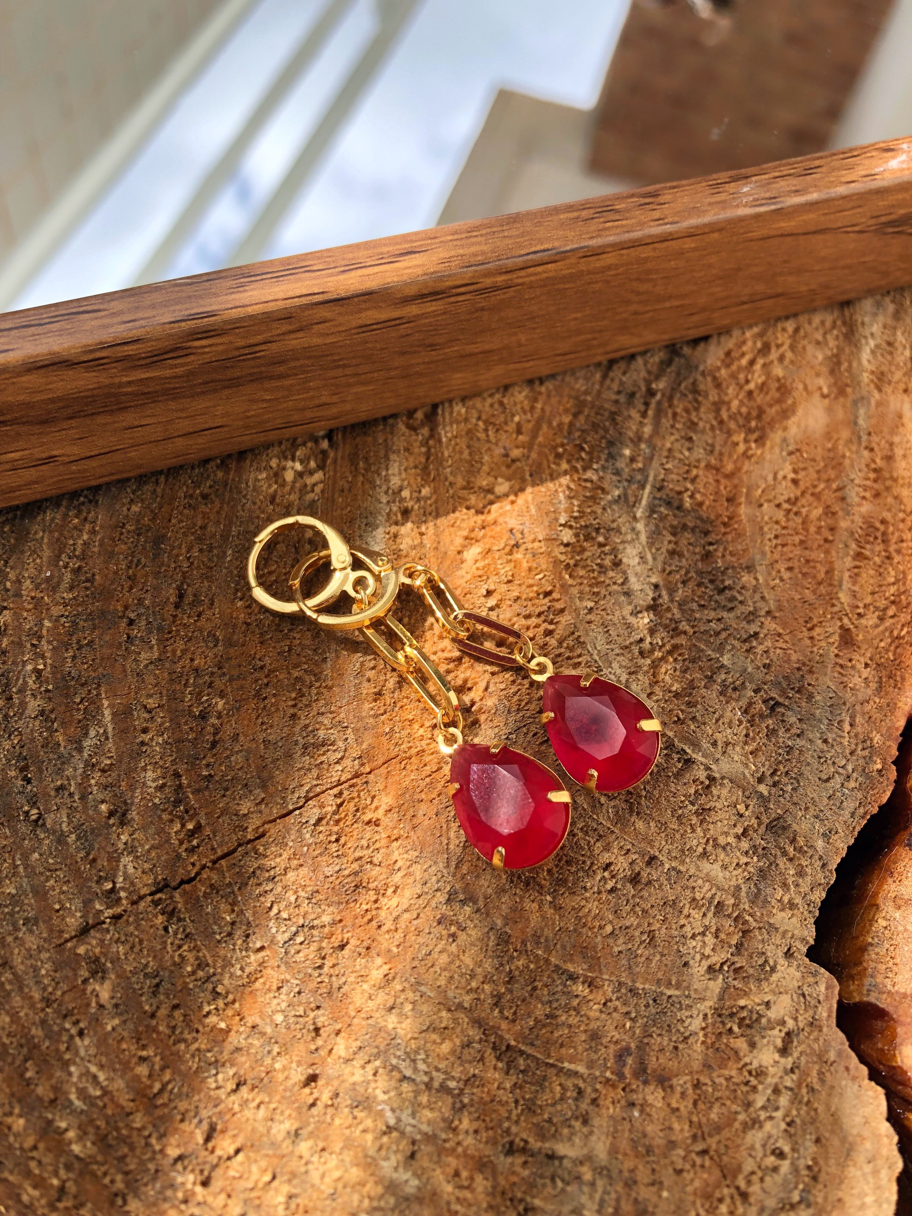 Par De Brincos Ana Elos E Gota Vermelho Cherry