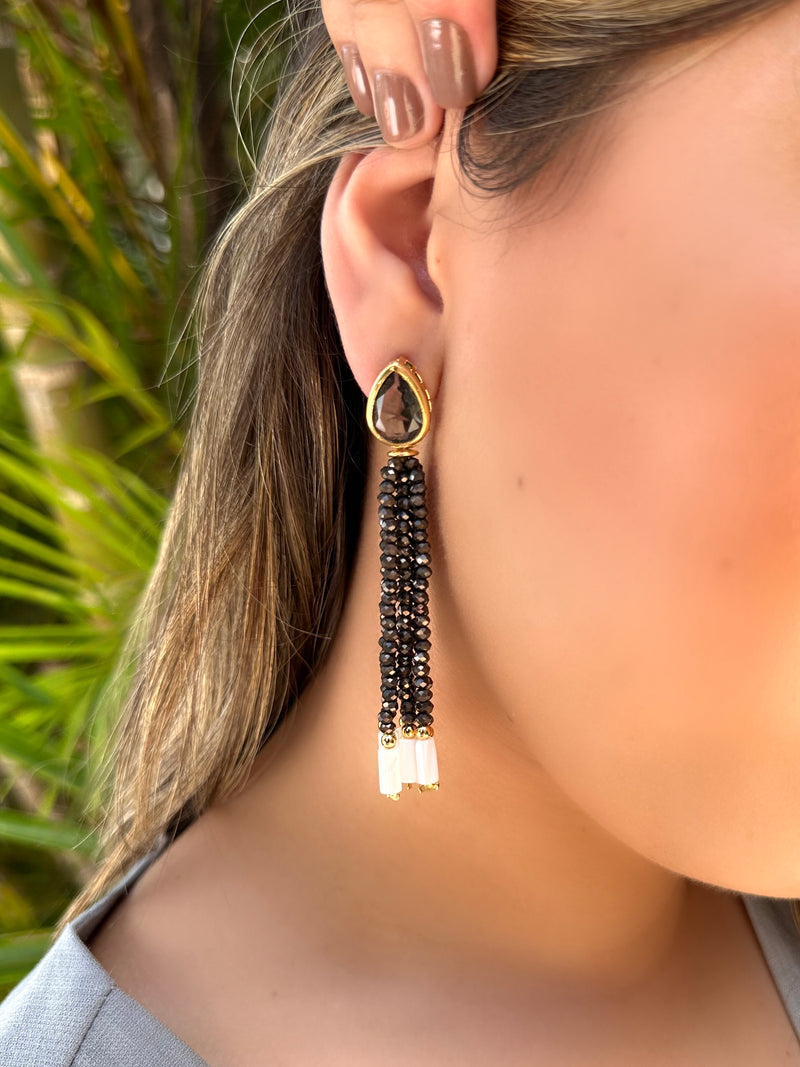 Par De Brincos Carol Tassel Grafite Gota E Madrepérola