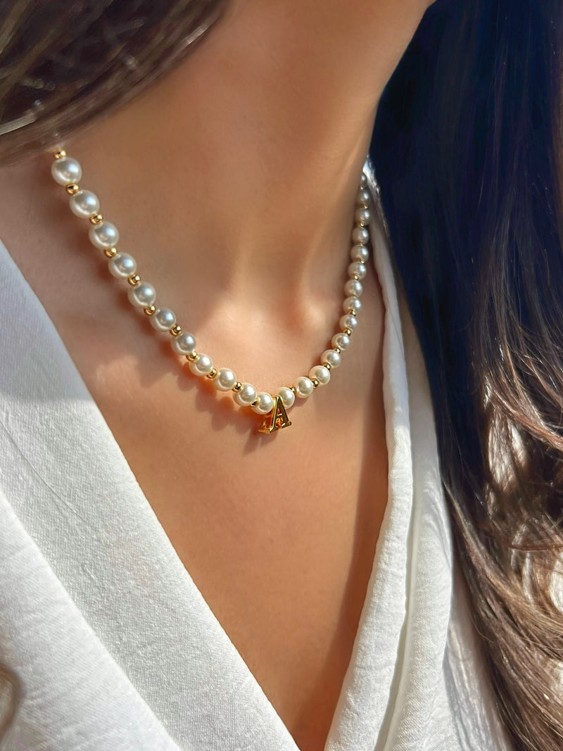 Colar Pérola De Vidro E Letra Inicial