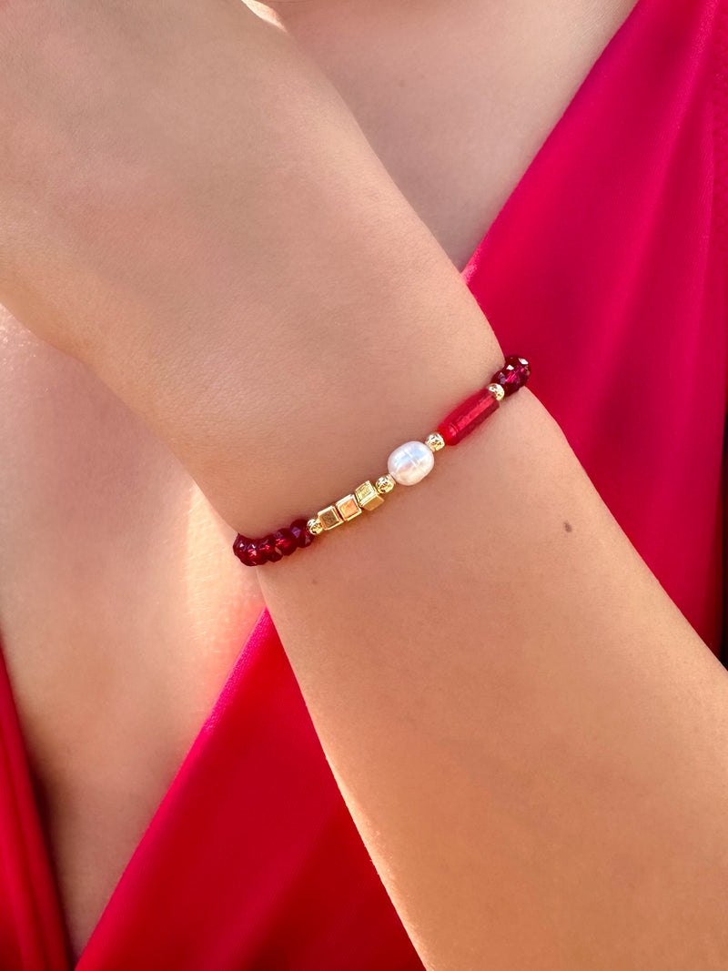 Pulseira Carol Vermelho Cherry E Pérola E Cubos