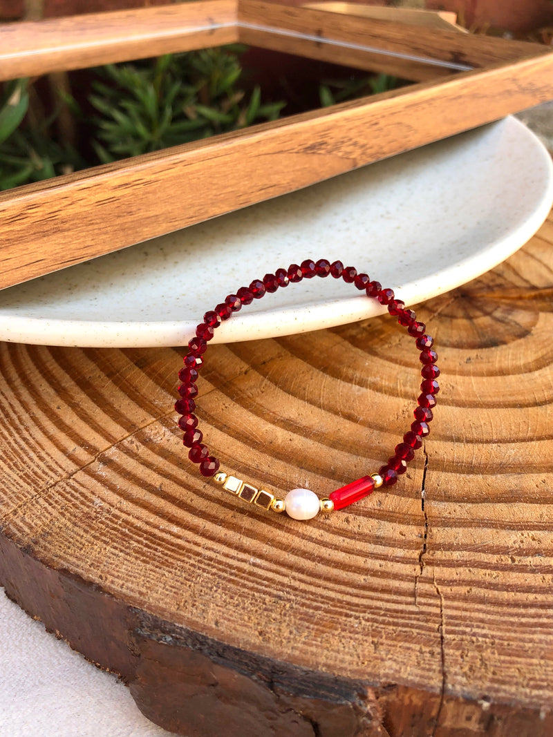 Pulseira Carol Vermelho Cherry E Pérola E Cubos