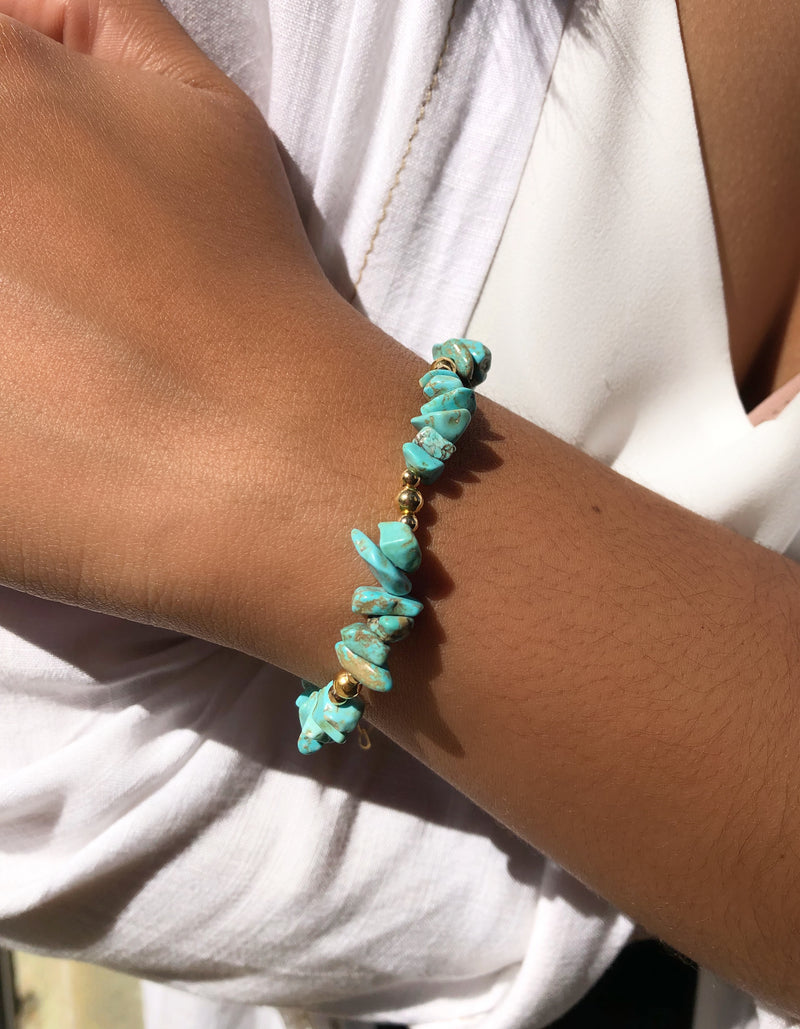 Pulseira Cascalho Turquesa E Detalhes Em Banho Ouro 16cm