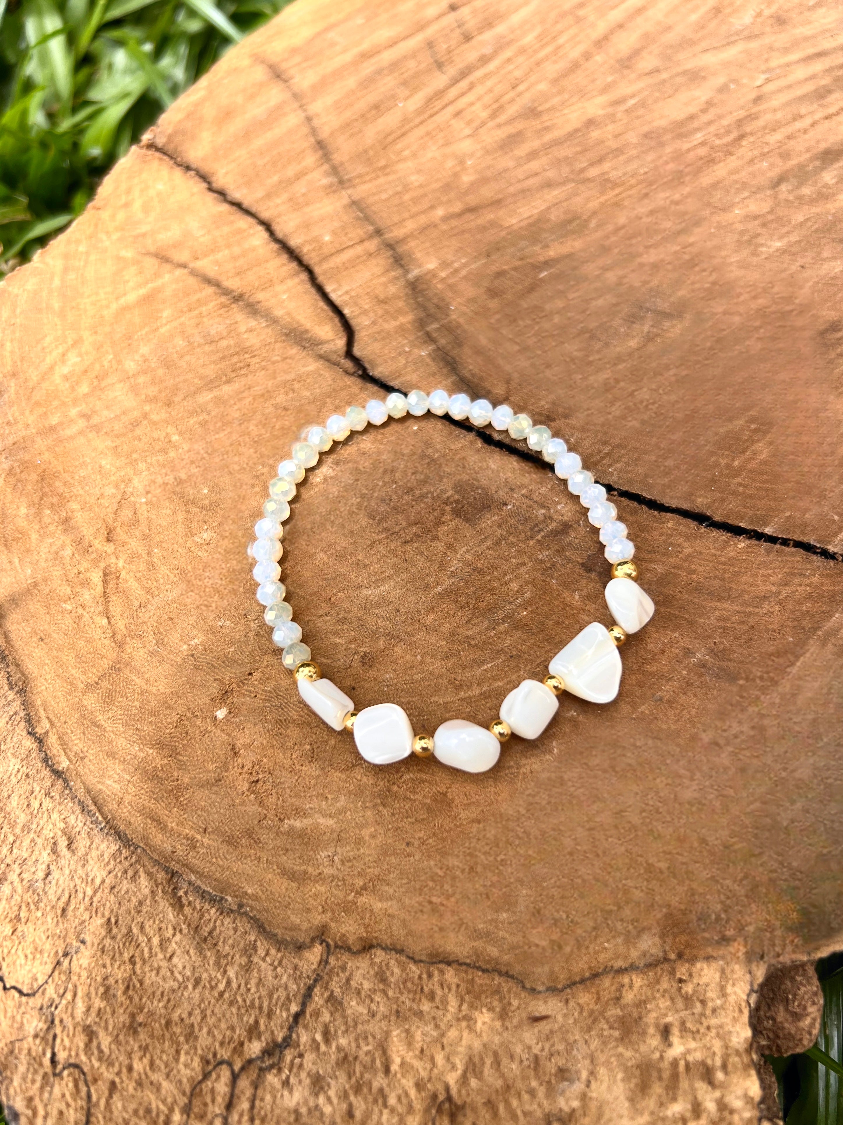 Pulseira Cristais Com Bolinhas E Cascalho Madrepérola