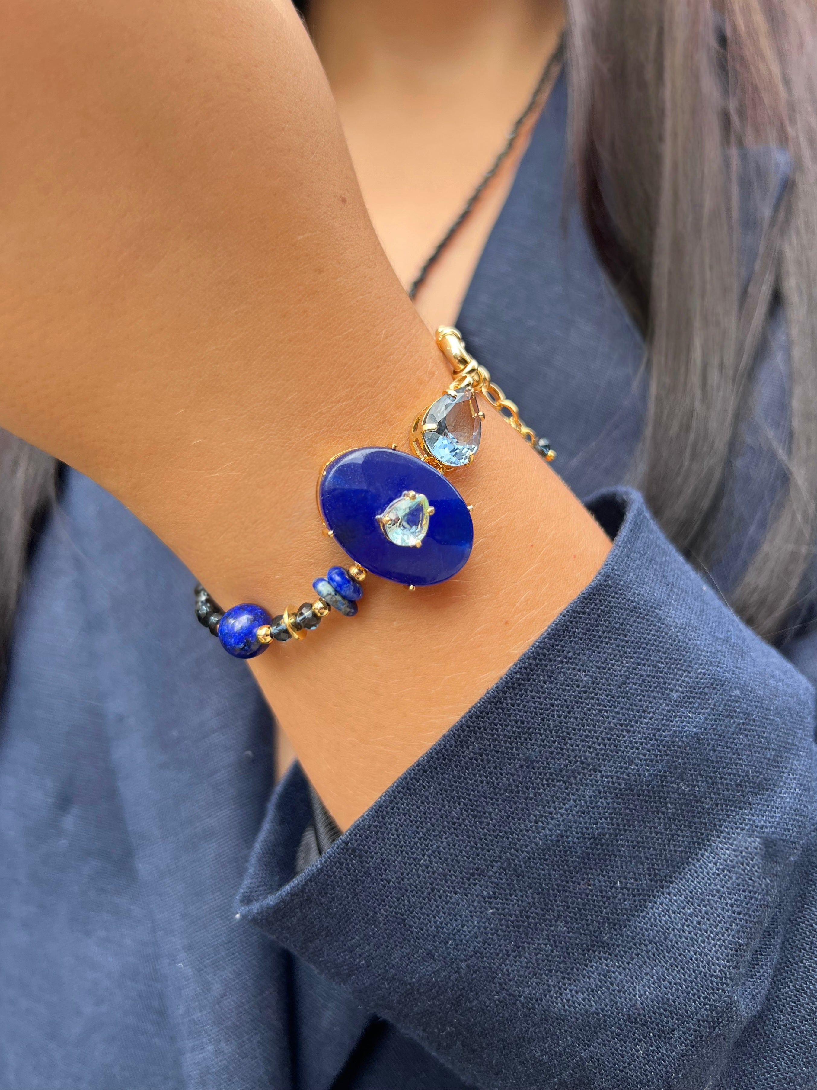 Pulseira Cristais Cor Montana e Pedra Safira Azul 20cm