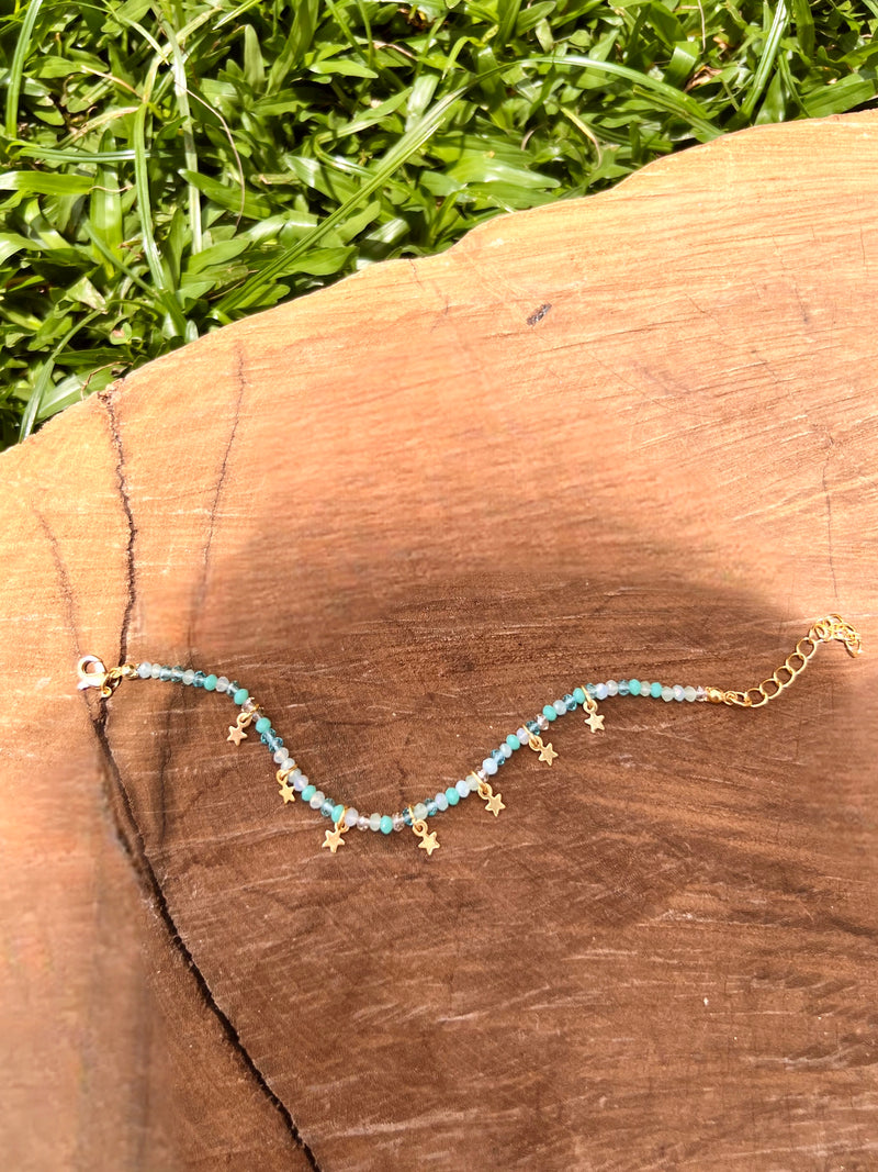 Pulseira Cristais Mix Caribe E Mini Estrelas Penduradas 16cm