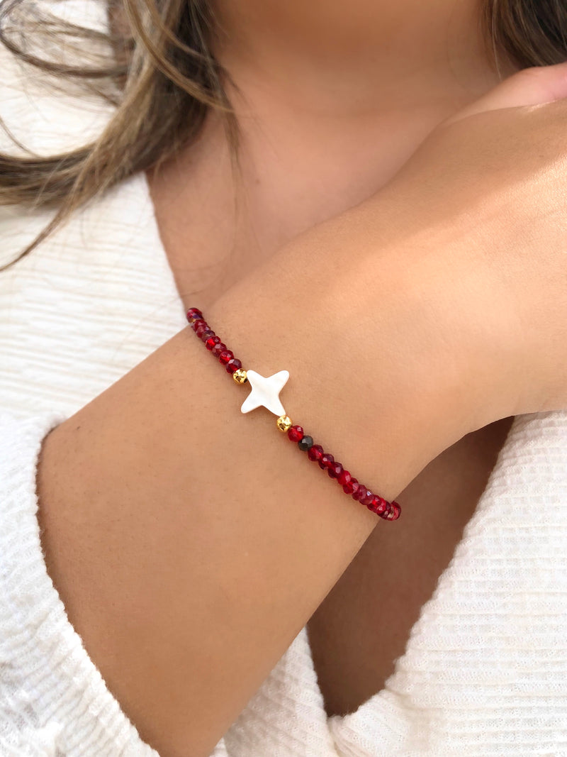 Pulseira Lais Cristais Mix Vermelho Cherry E Estrela Madrepérola 16cm