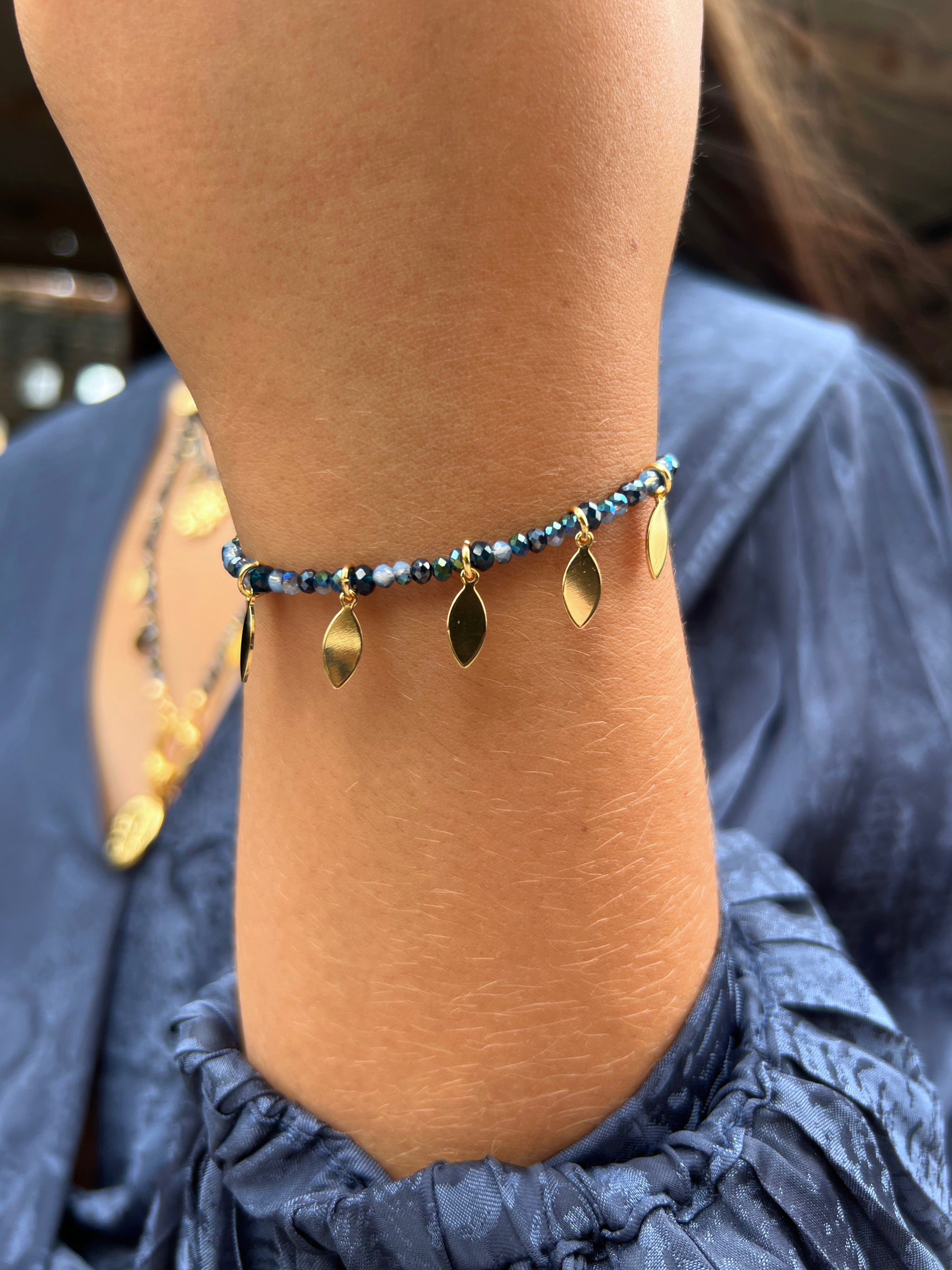 Pulseira Mix Tons Azuis Com Navetes Banho Ouro 16cm