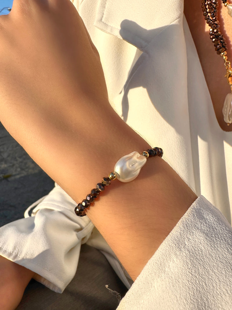 Pulseira Pérola Barroca Acrílica E Cristais Lapidado Marrom Metalizado