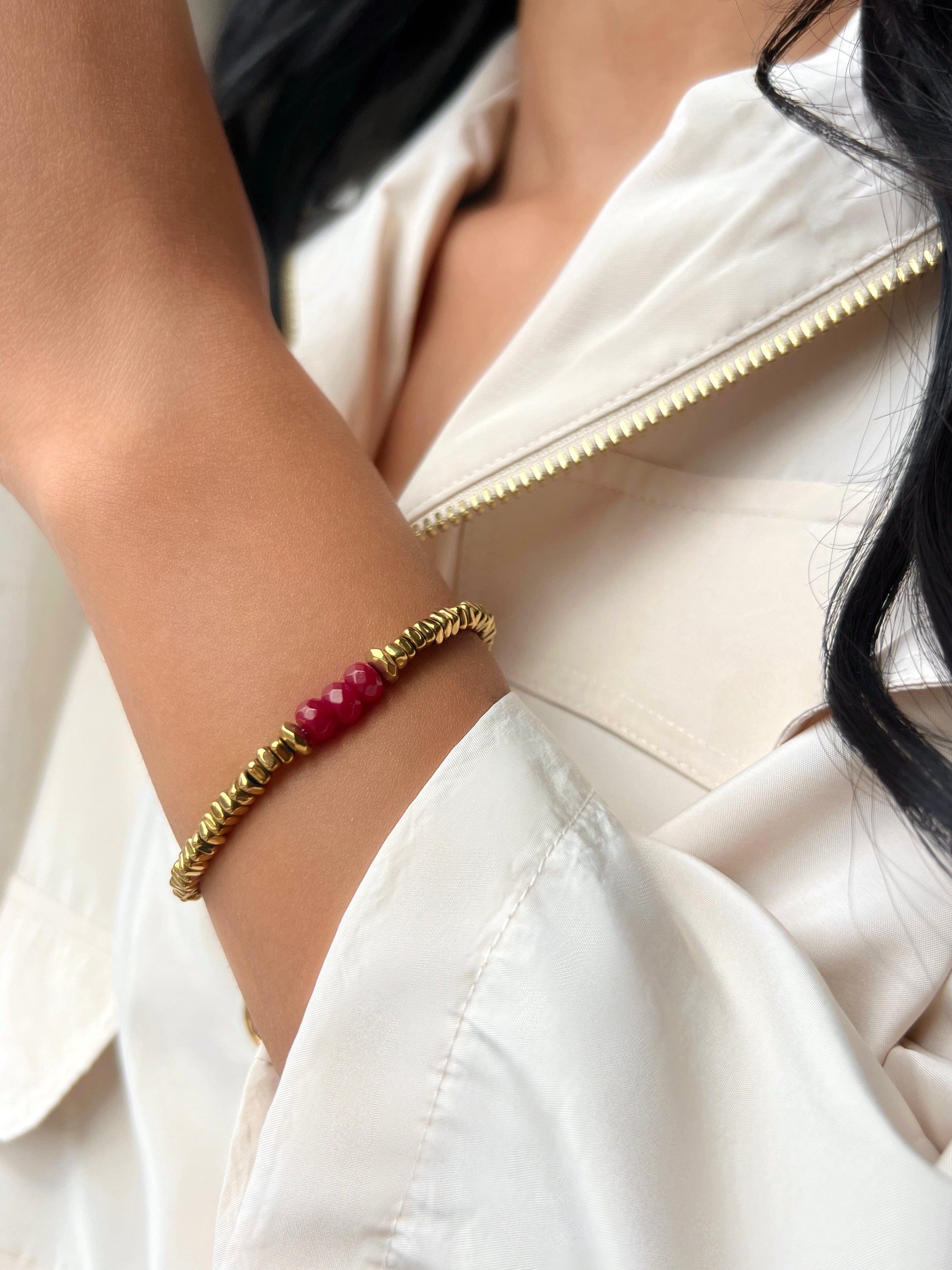 Pulseira Hematita Com Cristal Cor Rubi 17cm