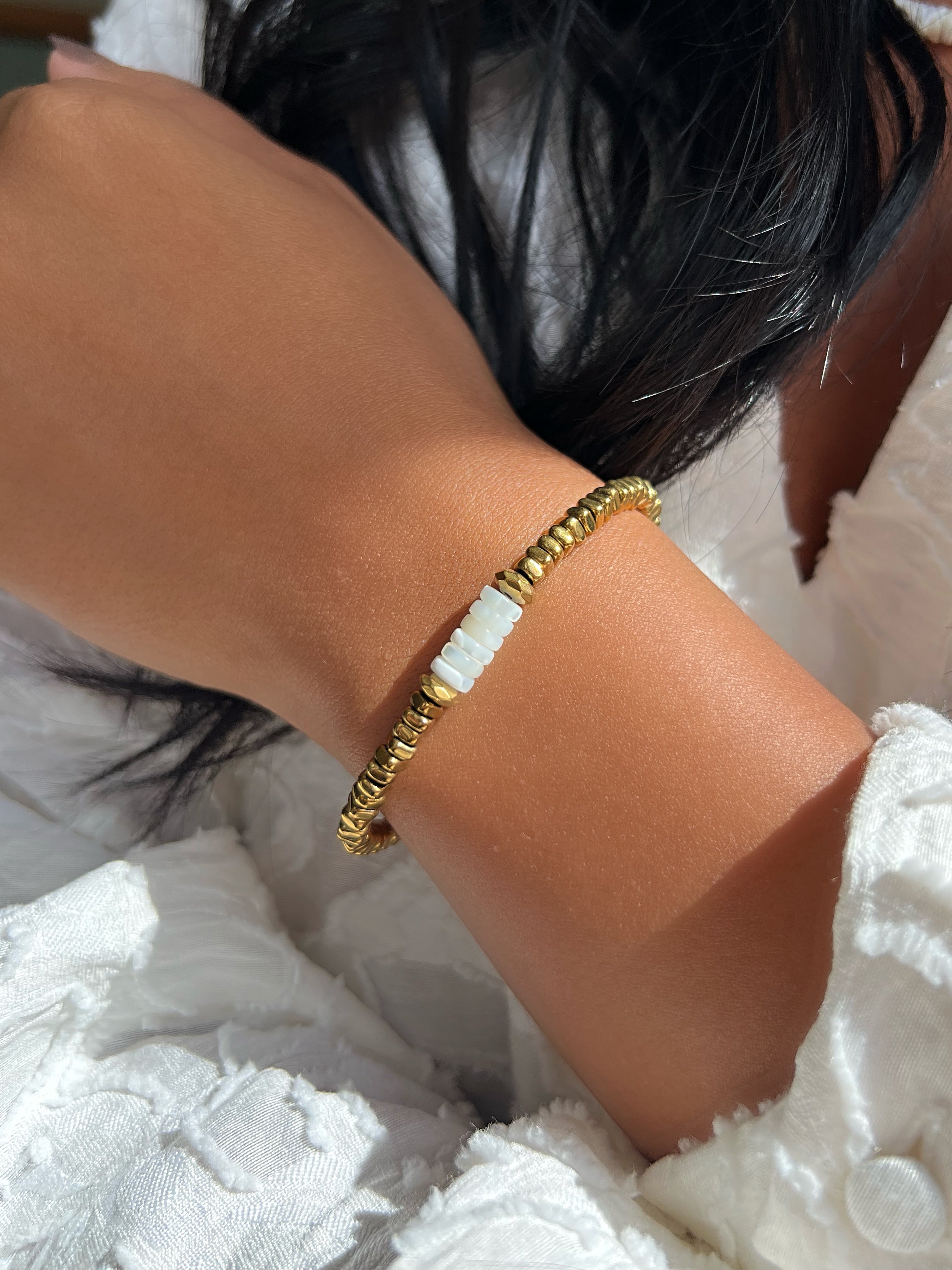 Pulseira Hematita Com Discos Madrepérola 17cm