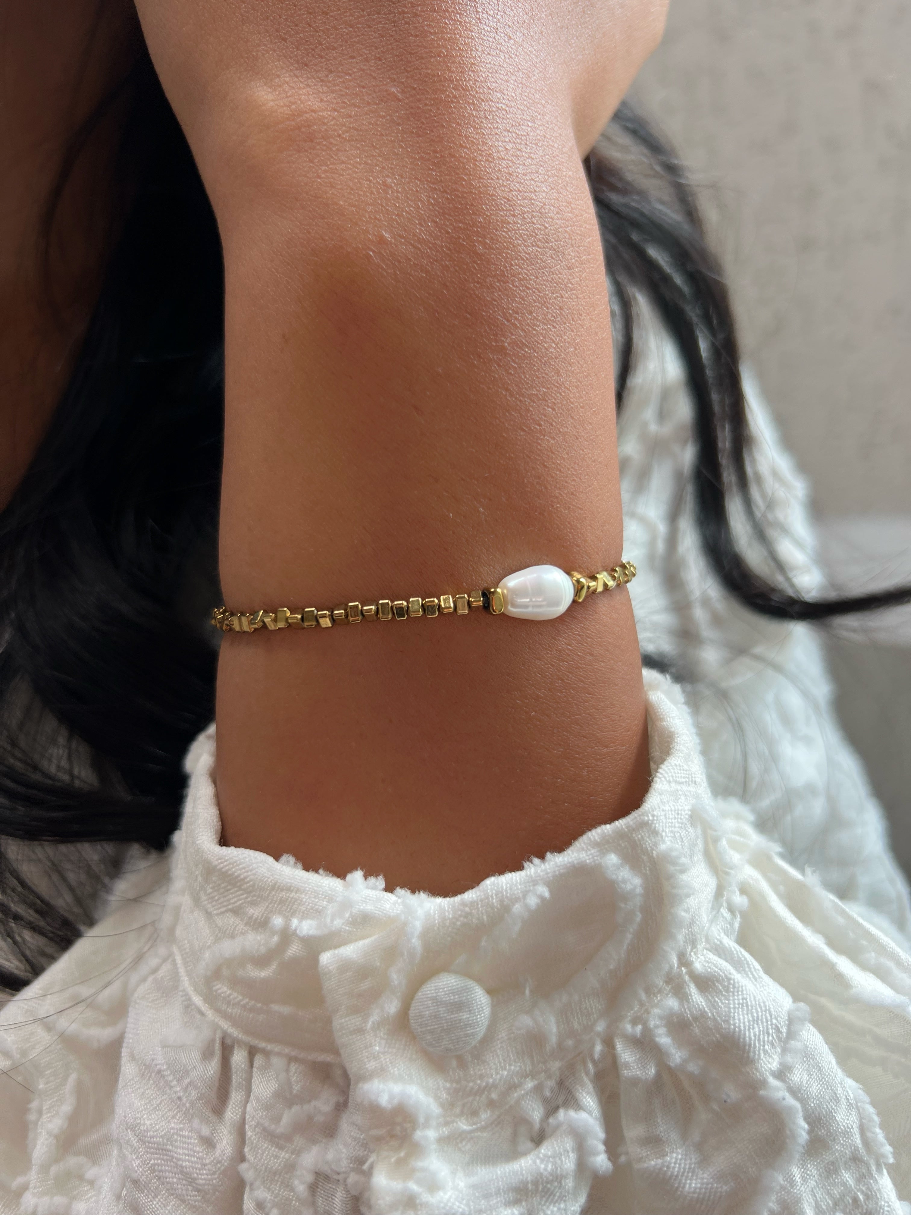 Pulseira Hematita Com Pérola De Água Doce 17cm