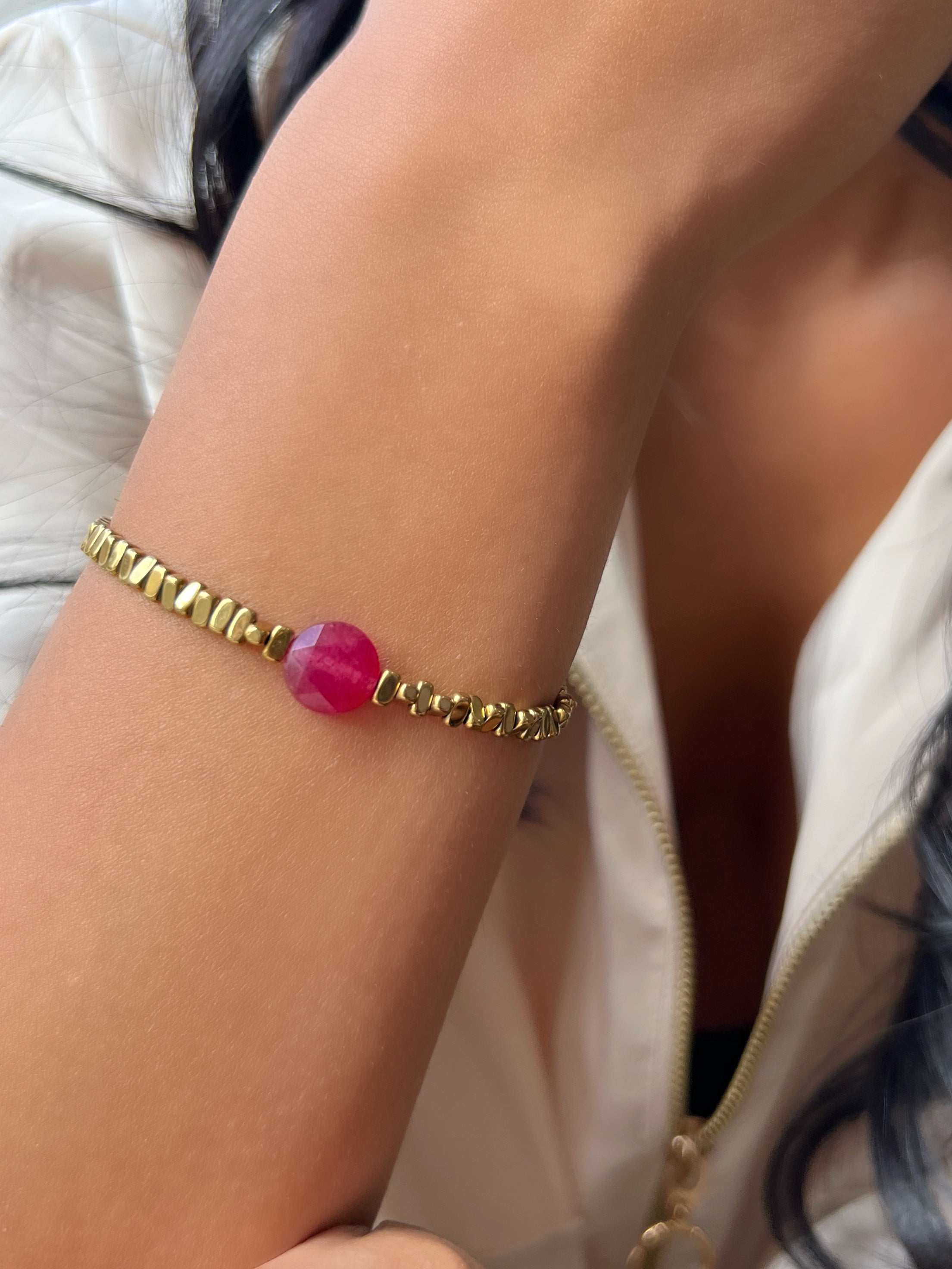 Pulseira Hematita Com Pedra Facetada Jade Rubi 17cm