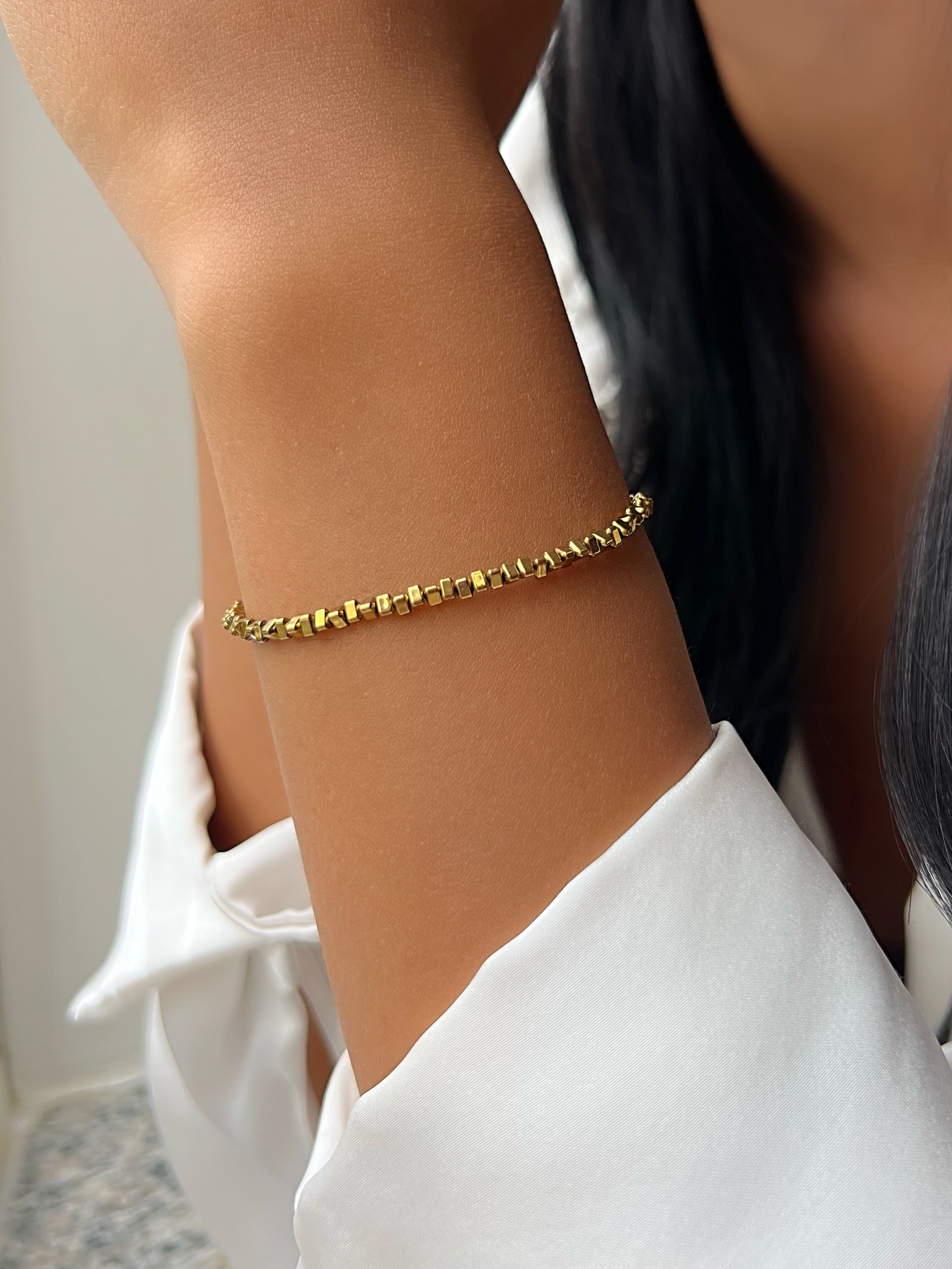 Pulseira Hematitas Fina Banho Ouro 18k 17cm