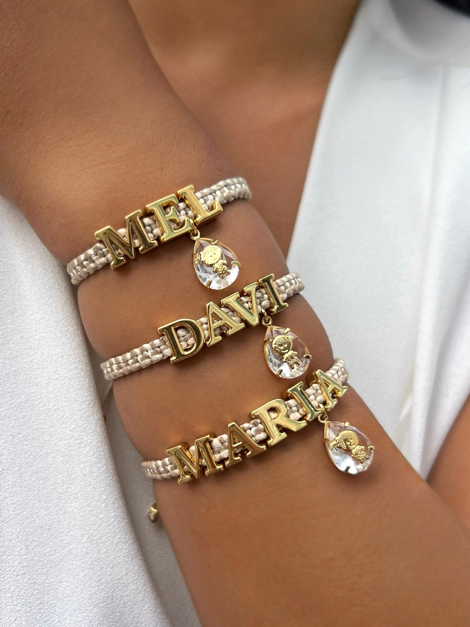 Pulseira Nome + Pin Cristal