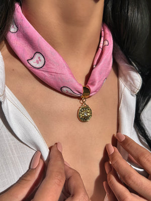 Colar Lenço Rosa Pingente Olho Grego